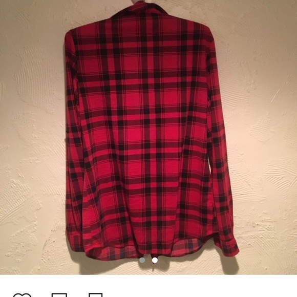Red lightly worn super comfy very soft flannel. - Picture 2 of 2